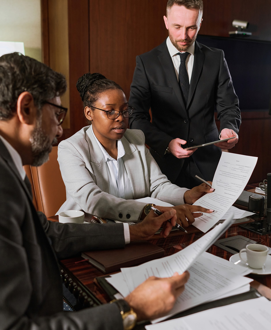 Jurist explaining terms and conditions